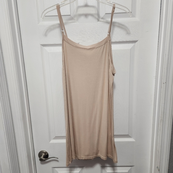 Chic Beige Sleeveless Top - Picture 2 of 2